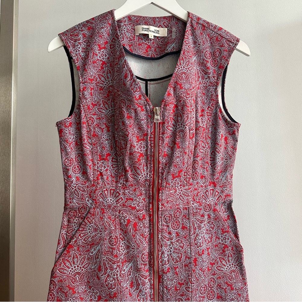 Diane Von Furstenberg Red and Blue Paisley Cotton Sleeveless Dress